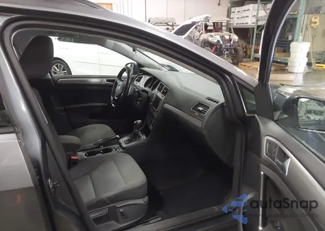 2017 Volkswagen Golf Sportwagen Tsi S z USA, uszkodzony, nr VIN 3VWC17AU2HM501532